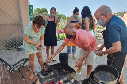 Imatge del taller de ceràmica al Centre Cìvic de Llevant.