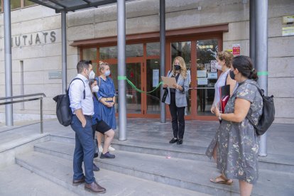 En Reus, así como en 13 lugares más de Cataluña, los abogados hicieron la lectura del manifiesto.