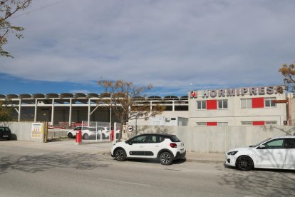 La entrada de administración y fábrica de Hormipresa en el Pla de Santa Maria.