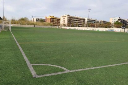 Imagen de un campo de futbol en Salou.