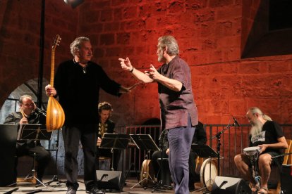 L'assaig del concert d'Oprheus XXI', que s'ha realitzat al dormitori del monestir de Santes Creus.