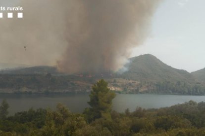 L'incendide la Pobla de Masaluca des de lluny.