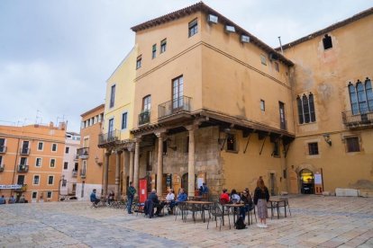 Primer día de bares y restaurantes abiertos tarda noche noche