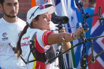 La constantinenca Elia Canales guanya dues medalles de plata al mundial de tir amb arc de Polònia