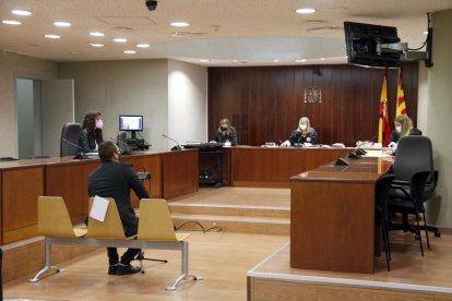 La sala de l'Audiència de Lleida on s'ha celebrat el judici a un acusat de maltractar, amenaçar i violar la parella a Tremp.