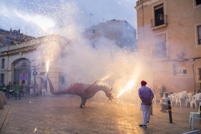 El Drac haciendo el primer encendido desde el Carnaval de 2020.