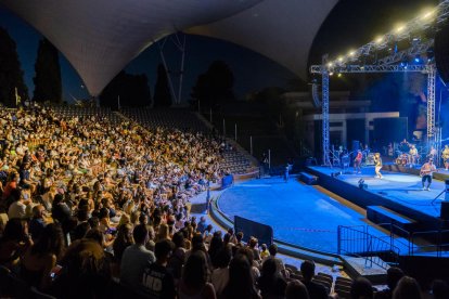 Imagen del concierto que ofreció ayer Miki Núñez al Auditorio del Camp de Marte de Tarragona.