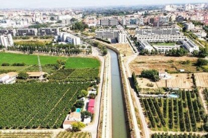 Pla abierto del canal de Seròs. Imagen hecha desde el helicóptero de los Mossos durante la investigación de una mujer.