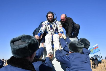 L'actriu Yulia Peresild després que toqués terra l'expedició.