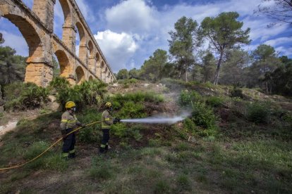 Actuación de los Bomberos al área de Seguridad en el Pont del Diable.