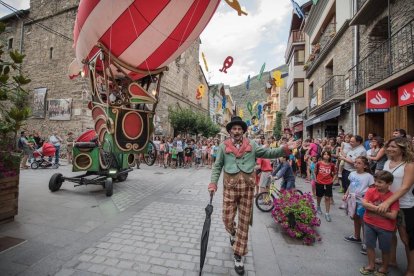 El Zeppelin de Baldufa Teatre recorrerá|recurrirá Tarragona el fin de semana.