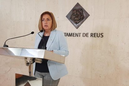 Mariluz Caballero, regidora d'Hisenda, durant la presentació del Pla d'Inversions per al 2022.