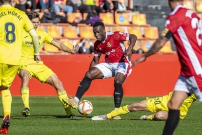 Jannick Buyla contra el Villarreal B aquesta temporada.