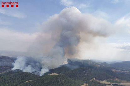 El incendio de Santa Coloma de Queralt todavía está activo.