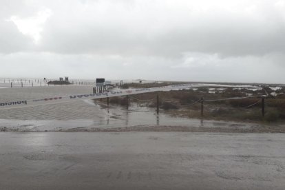 Pla obert de la zona de la base del Trabucador, afectada pel temporal.