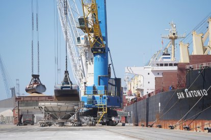 Els Molls Aragó i Navarra del Port de Tarragona.