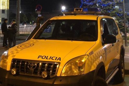 Imatge d'un vehicle de la Policia Local de Cambrils.