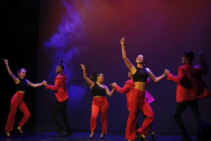 Espectacle de clausura de l'edició d'enguany del Festival Cos.