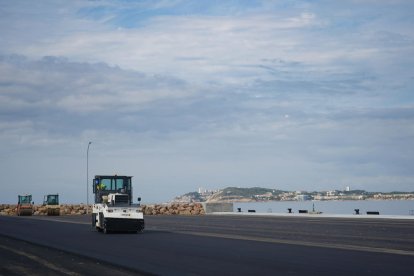 Se pavimentarà con aglomerado la explanada de unas 3,8 hectáreas.