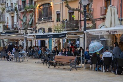 Primer día de bares y restaurantes abiertos tarda noche noche