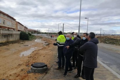 Els veïns del carrer del Riu Siurana van demanar una reunió amb els responsables davant els fets.