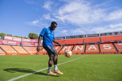 Jannick Buyla llegó en este mercado de verano en forma de cesión desde el Zaragoza y la temporada pasada militó en el UCAM, con quien estuvo a punto de jugar.