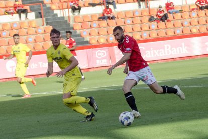 Andrei Lupu, durant una acció del Nàstic-Villarreal B de la passada temporada, corresponent a la segona fase de la Lliga.