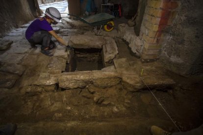 Imagen de los primeros días de excavaciones en el número 2 de la calle de la Civaderia, en la Parte Alta.