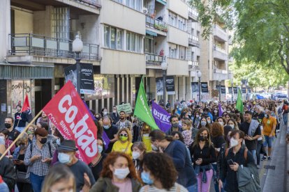 Centenars de persones van recórrer la Rambla Nova de Tarragona contra l'anomenat Decret Iceta.