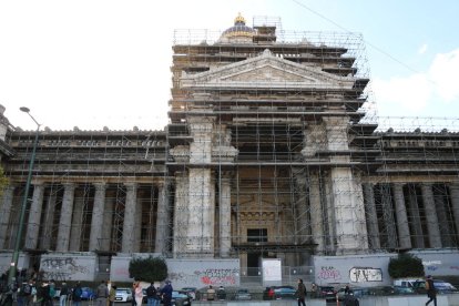 El Palacio de Justicia de Bruselas donde comparecen Puigdemont y los consejeros está en obras.