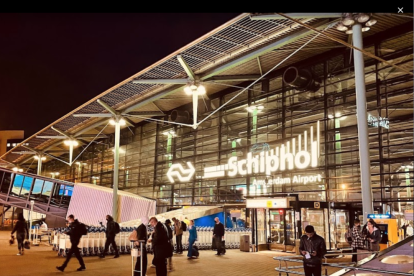 La parella va ser detinguda a l'aeroport d'Amsterdam.