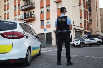 Imatge d'arxiu d'un dispositiu de la policia local de Girona.