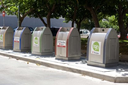 Los contenedores soterrados, como los de la fotografía, tienen los días contados en Tarragona.