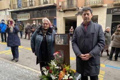 Manel Castaño i una de les familiars de Rodrigo Knafo.