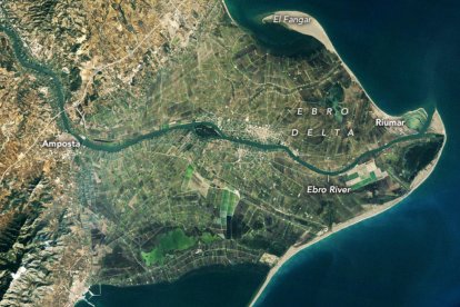 Imagen del delta del Ebre del Observatorio de la Tierra de la NASA, hecha desde el satélite Landsat 5 en 1984.