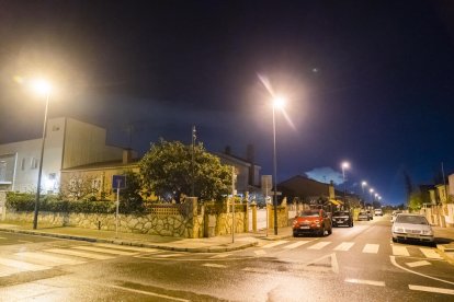 La calle Francolí iluminada, ayer por la noche.