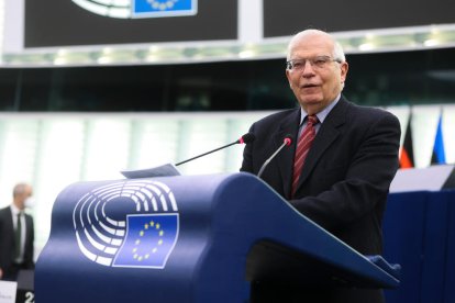 El alto representante de la UE, Josep Borrell, en un debate sobre seguridad europea en el pleno del Parlamento Europeo.