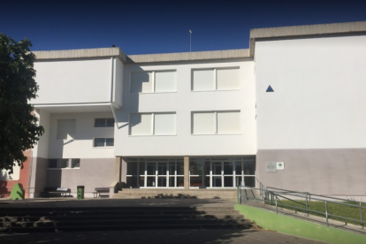 Fachada de la Escuela Pau Casals del Vendrell.