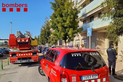 Imatge d'arxiu de dos vehicles de bombers.