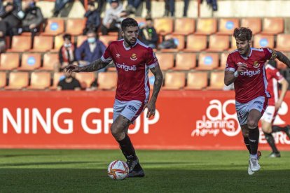 Imatge d'arxiu de Marc Trilles, juntament amb Joan Oriol, en un partit de la temporada passada.