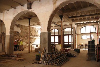 Planta baixa de l'històric edifici de Ca Xapes a Valls, seu de la Llar del Jubilat, en fase d'obres.