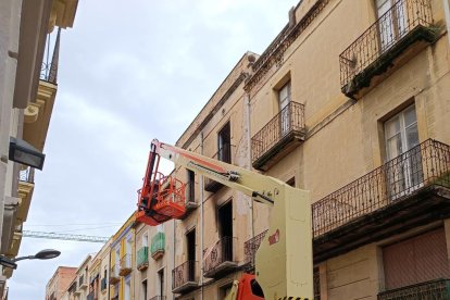 IMatge d'una màquina al carrer del Roser.