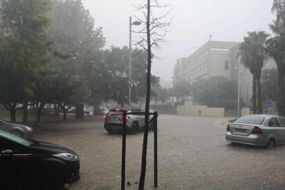 Imatge de la tempesta de gran intensitat a Tarragona.