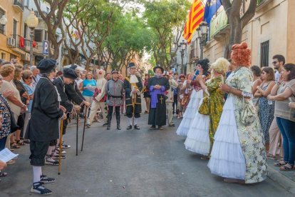 Imatge de la tradicional cercavila pels carrers del poble.