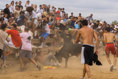 La tienta de vaquillas se hizo en la calle de Pompeu Fabra.