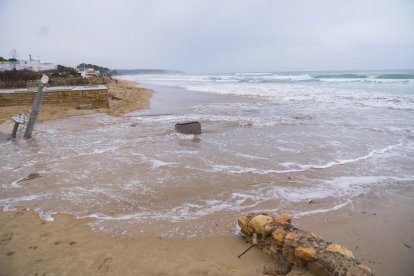 Imatge d'arxiu de l'Arrabassada, on es retiraran estructures rígides, després d'un temporal.