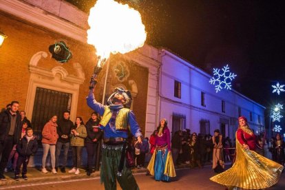 La feria estará amenizada con espectáculos de fuego.