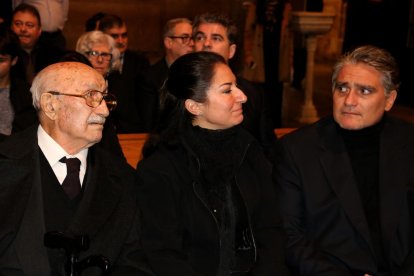 Bernabé Martí con su hija, Montserrat Martí, y su hijo, Bernabé Martí.