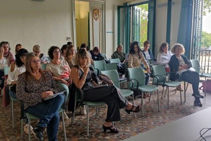 Reunió de professionals de diferents administracions que treballen en l'àmbit de la pobresa energètica.