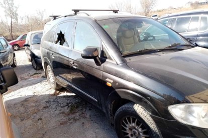 Imagen de uno de los coches que han sufrido las agresiones este fin de semana.